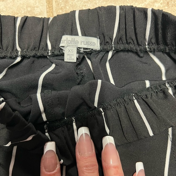 🖤CHARLOTTE RUSSE SUPER CUTE BLACK AND WHITE WRAP SKORT-EUC🖤SZ XS - Picture 6 of 11